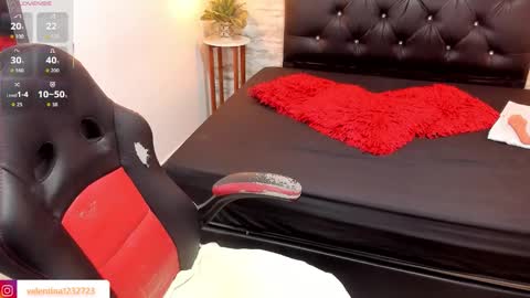 Snapshot of francesca_bbw chatting on December 4, 3:05 am online show from December 4, 3:05 am