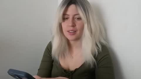 Snapshot of francescaasmith chatting on September 16, 7:15 pm Francesca online show from September 16, 7:15 pm