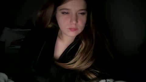 Snapshot of francescafey chatting on December 17, 9:15 am francescafey online show from December 17, 9:15 am