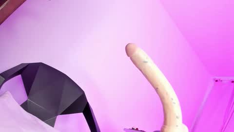 francesca online show from March 1, 11:01 am