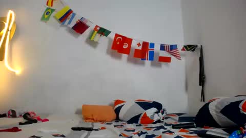 francihot4 online show from July 18, 2:16 am