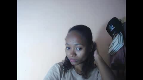 Snapshot of francine925426 chatting on October 25, 2:13 pm francine925426 online show from October 25, 2:13 pm