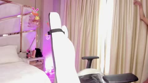 francis_20 online show from April 30, 1:50 pm