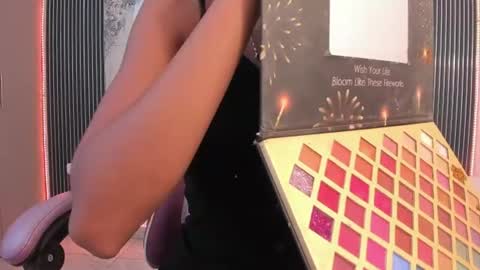 Laura online show from July 7, 7:18 pm