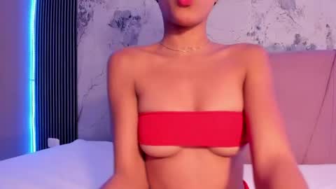Laura online show from July 23, 8:07 pm