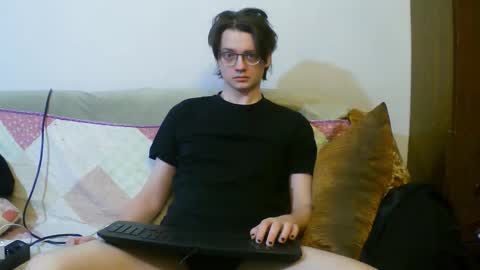 Snapshot of francisgray chatting on February 10, 9:19 pm Frank online show from February 10, 9:19 pm