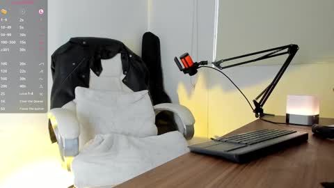 Snapshot of francodelacruz chatting on March 1, 10:42 pm Francum online show from March 1, 10:42 pm