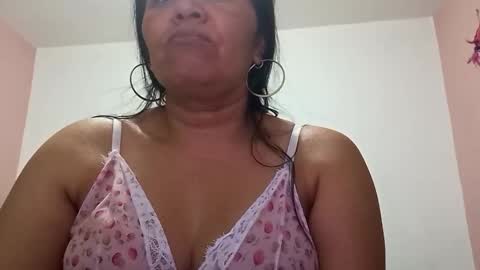 Snapshot of francy_froz chatting on February 1, 2:37 am francy froz online show from February 1, 2:37 am