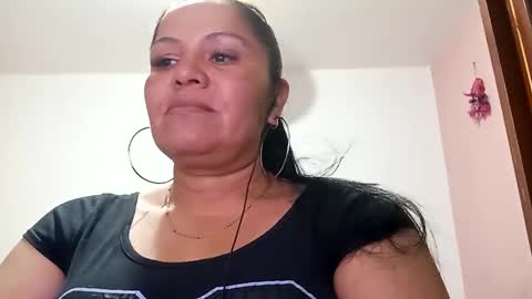 Snapshot of francy_froz chatting on February 15, 2:47 am francy froz online show from February 15, 2:47 am