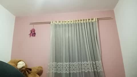 Snapshot of francy_froz chatting on February 28, 1:58 am francy froz online show from February 28, 1:58 am