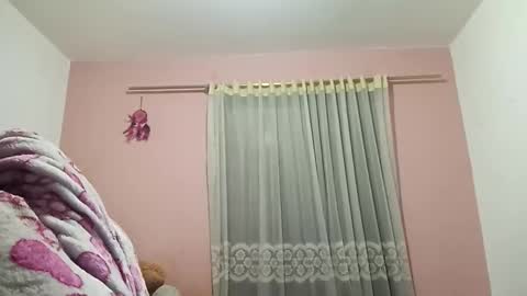 Snapshot of francy_froz chatting on March 3, 8:43 pm francy froz online show from March 3, 8:43 pm