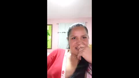 Snapshot of francy_froz chatting on December 17, 3:01 am francy froz online show from December 17, 3:01 am