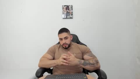 Snapshot of frank_foxx1 chatting on November 27, 2:57 am frank_foxx1 online show from November 27, 2:57 am