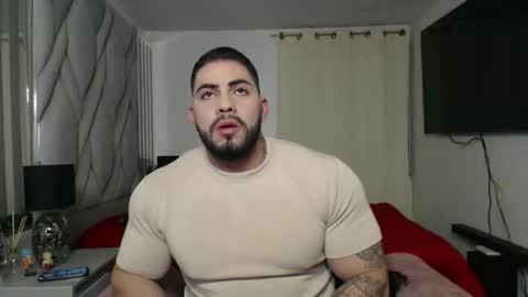 Snapshot of frank_foxx1 chatting on December 14, 3:12 am frank_foxx1 online show from December 14, 3:12 am