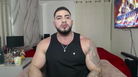 Snapshot of frank_foxx1 chatting on December 16, 2:49 am frank_foxx1 online show from December 16, 2:49 am