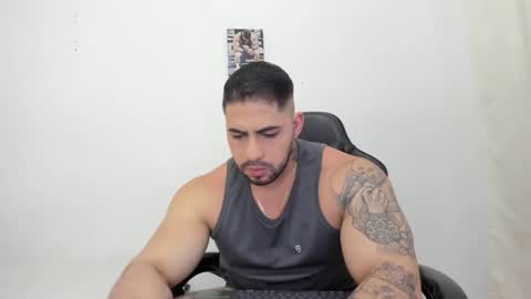 Snapshot of frank_foxx1 chatting on February 3, 3:59 am frank_foxx1 online show from February 3, 3:59 am