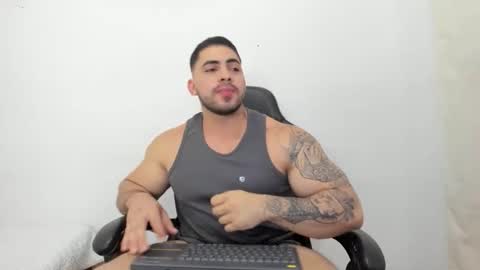 Snapshot of frank_foxx1 chatting on March 4, 3:45 am frank_foxx1 online show from March 4, 3:45 am