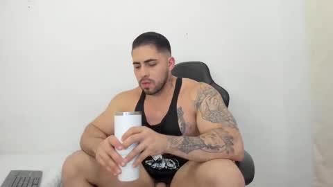 Snapshot of frank_foxx1 chatting on March 5, 4:08 am frank_foxx1 online show from March 5, 4:08 am