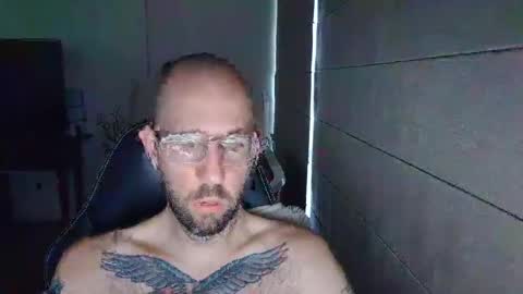 frank_perry2332 online show from April 25, 7:11 am