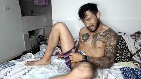 Snapshot of frankdanielsmolano chatting on April 21, 4:30 am frankdanielsmolano online show from April 21, 4:30 am
