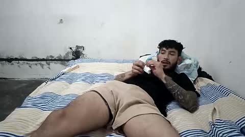 Snapshot of frankdanielsmolano chatting on May 1, 2:38 am frankdanielsmolano online show from May 1, 2:38 am