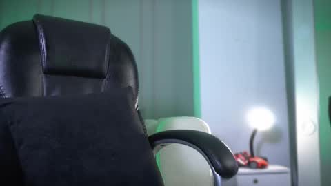 Frank Farrell. Hey remember to give me a thumbs up Ty online show from November 11, 10:32 pm