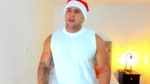 Snapshot of frankmyles01 chatting on December 7, 6:37 pm frank online show from December 7, 6:37 pm