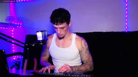 Snapshot of frankoafterdark chatting on November 4, 2:21 am Franco online show from November 4, 2:21 am