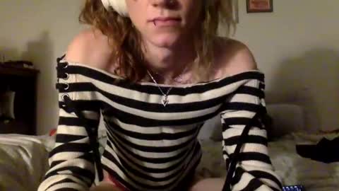 Snapshot of franny_4ever chatting on November 28, 4:59 am Fever online show from November 28, 4:59 am