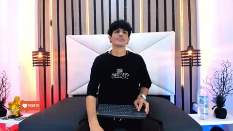 Snapshot of franvill_trato chatting on November 27, 7:38 pm Franvill trato online show from November 27, 7:38 pm