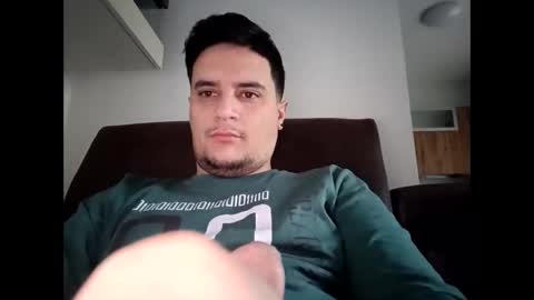 Snapshot of fraromeo2 chatting on February 15, 7:16 am fraromeo2 online show from February 15, 7:16 am