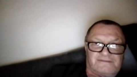 Snapshot of frauenfeind1 chatting on January 28, 9:19 am Wolfi online show from January 28, 9:19 am