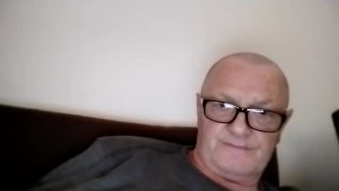 Snapshot of frauenfeind1 chatting on January 19, 9:57 am Wolfi online show from January 19, 9:57 am