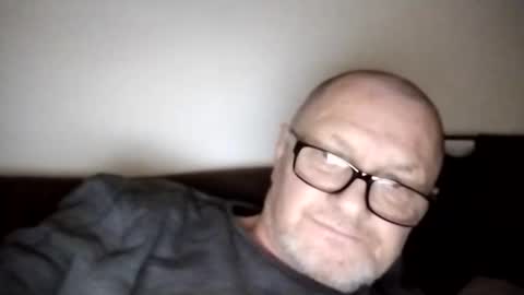 Snapshot of frauenfeind1 chatting on February 2, 12:48 pm Wolfi online show from February 2, 12:48 pm