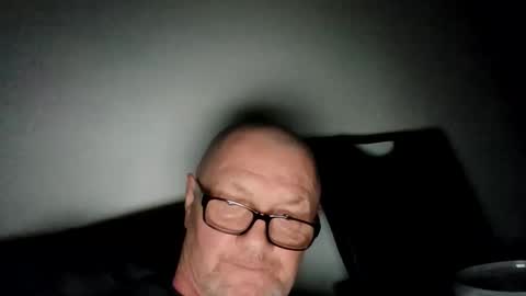 Snapshot of frauenfeind1 chatting on February 4, 7:14 am Wolfi online show from February 4, 7:14 am