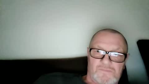 Snapshot of frauenfeind1 chatting on February 17, 9:06 am Wolfi online show from February 17, 9:06 am