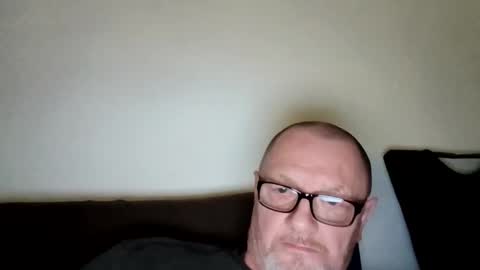 Snapshot of frauenfeind1 chatting on February 26, 8:46 am Wolfi online show from February 26, 8:46 am