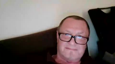 Snapshot of frauenfeind1 chatting on March 25, 6:30 am Wolfi online show from March 25, 6:30 am