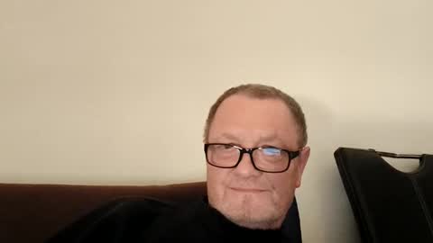 Snapshot of frauenfeind1 chatting on April 3, 6:11 am Wolfi online show from April 3, 6:11 am