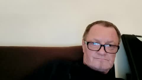 Snapshot of frauenfeind1 chatting on April 7, 6:25 am Wolfi online show from April 7, 6:25 am