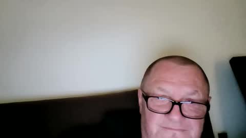 Snapshot of frauenfeind1 chatting on May 20, 6:30 am Wolfi online show from May 20, 6:30 am
