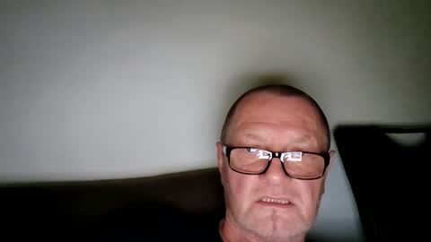 Snapshot of frauenfeind1 chatting on May 21, 7:26 am Wolfi online show from May 21, 7:26 am