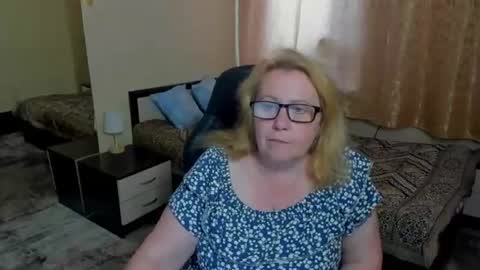 Snapshot of fraumartha chatting on June 28, 12:55 pm FrauMartha online show from June 28, 12:55 pm