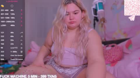 Snapshot of freakcute_friends chatting on January 17, 4:43 pm Alice online show from January 17, 4:43 pm