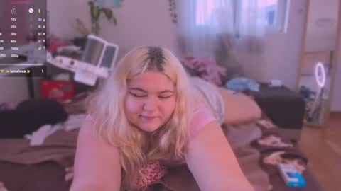 Alice online show from May 11, 4:04 pm