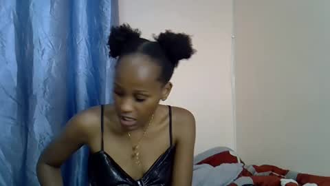 Snapshot of freakie_sissy chatting on November 4, 6:51 pm kiki online show from November 4, 6:51 pm
