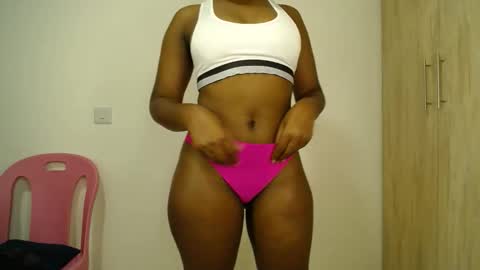 Snapshot of freaky_ass chatting on May 7, 3:06 pm Berry online show from May 7, 3:06 pm