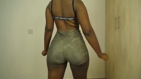 Snapshot of freaky_ass chatting on May 15, 9:55 pm Berry online show from May 15, 9:55 pm