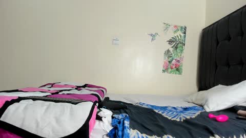 Snapshot of freaky_bad_girl chatting on February 8, 8:31 am Sandra online show from February 8, 8:31 am