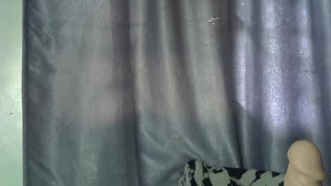 Snapshot of freaky_brula chatting on June 15, 10:28 am freaky brula online show from June 15, 10:28 am